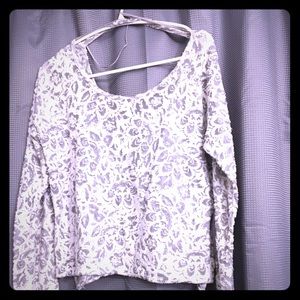 🛍Thin white and gray long sleeve with open back.